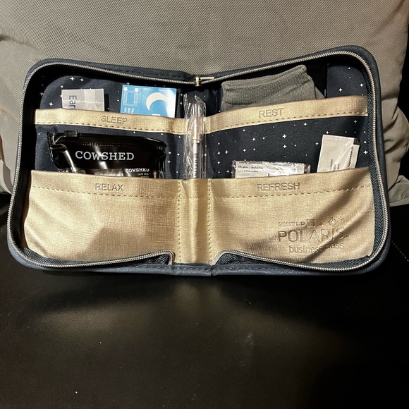 United Airline Polaris Business Class amenities bag - Picture 2 of 4
